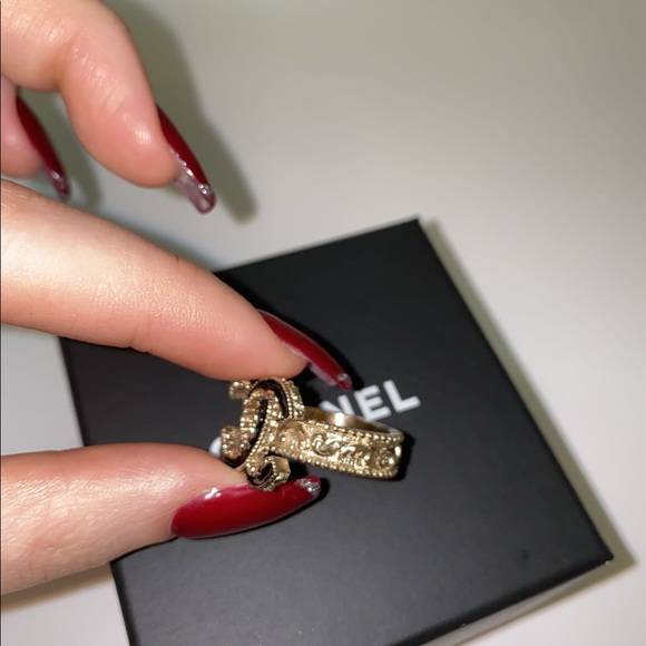 Chanel Enamel Ring - Picture 3 of 5